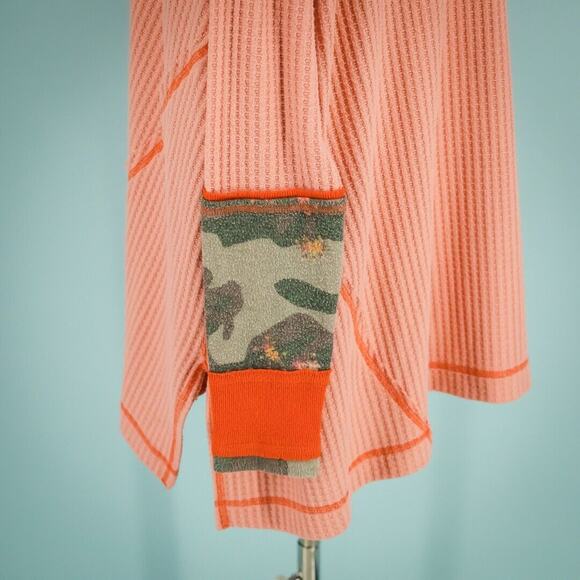 Free People Size Medium M Peach Lovin Leopard Thermal Waffle Knit Cuffs Top - Picture 2 of 7